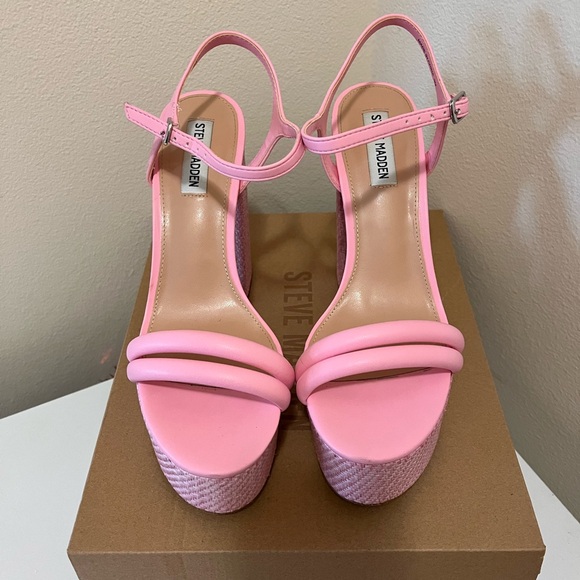 pink platform heels - Picture 3 of 4